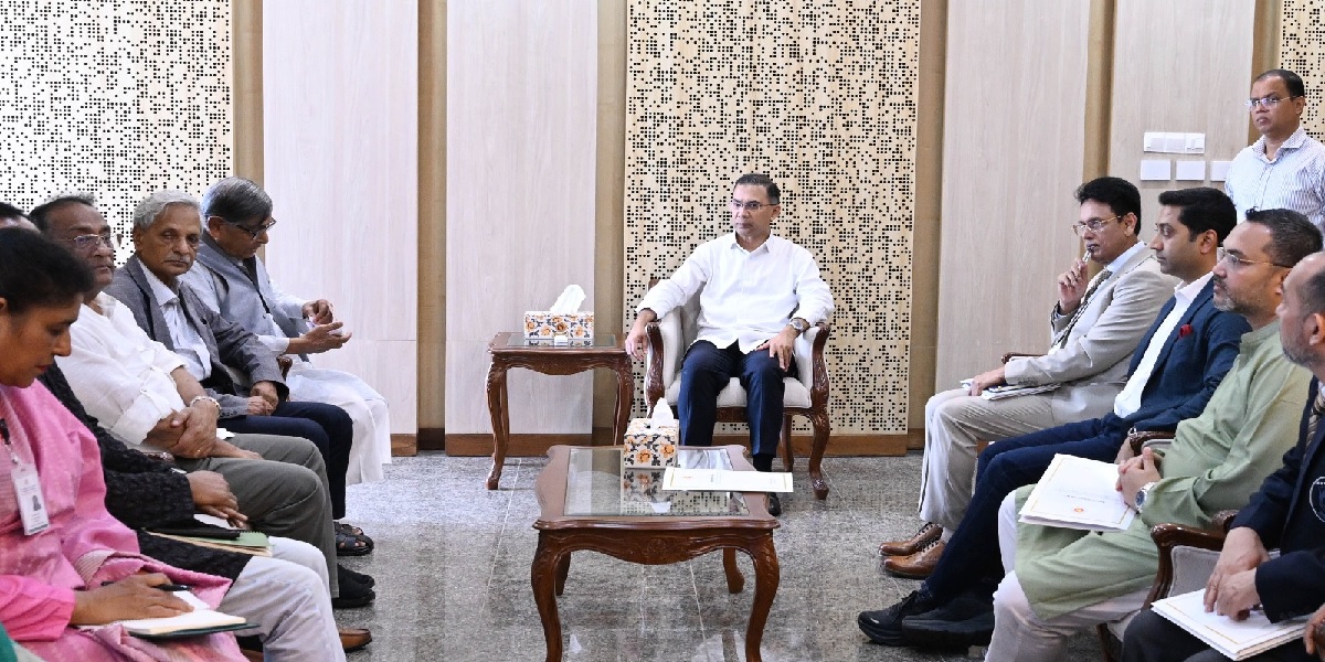 Govt, Bishwa Shahitya Kendra to develop reading habits among students