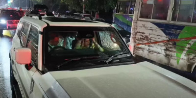 PM drives himself to official programme at Agargaon