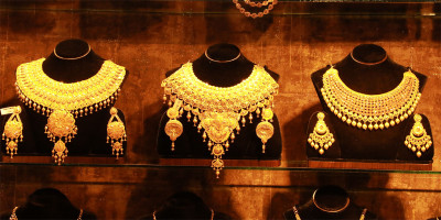 Gold price drops by Tk 4,374 per bhori