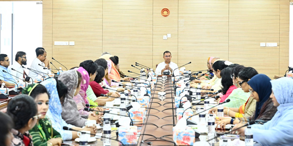 PM asks women MPs to prepare for effective role in Parliament
