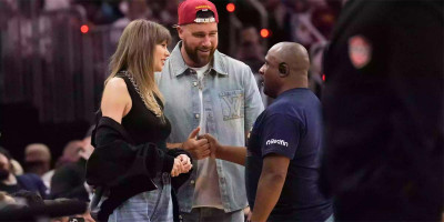 Taylor Swift, Travis Kelce attend Cavs-Knicks playoff game in Cleveland
