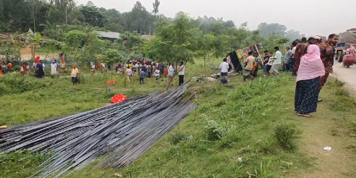 15 killed as iron rod-laden truck overturns in Tangail