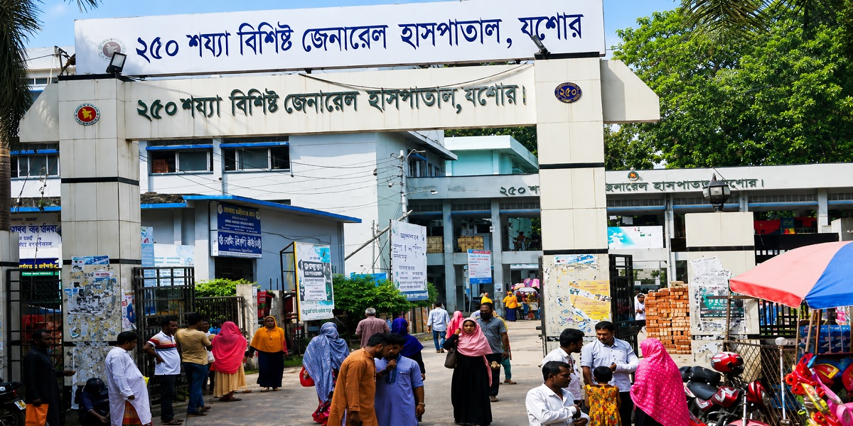 After killing wife, husband also injures himself with knife