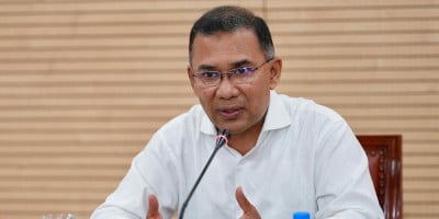 PM seeks media support in building humane state