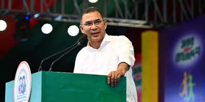 PM urges primary students to excel in studies along with sports