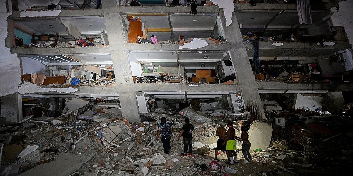 Venezuela earthquakes kill nearly 1,000, tens of thousands missing