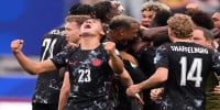 Canada reach World Cup last 16 as late strike sinks South Africa