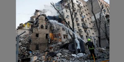 Russian air strikes kill eight, injure dozens in Ukraine's Kyiv