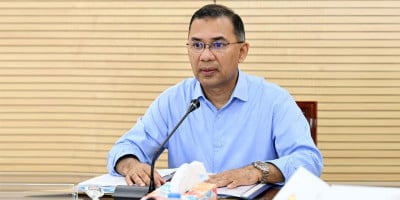 PM chairs cabinet meeting at Secretariat