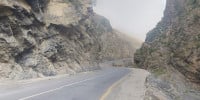 40 dead after bus falls into ravine in Pakistan: officials
