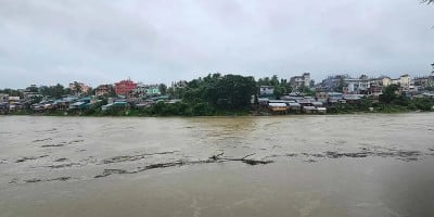 3 Bandarban rivers swell amid heavy rains; over 100 tourists stranded