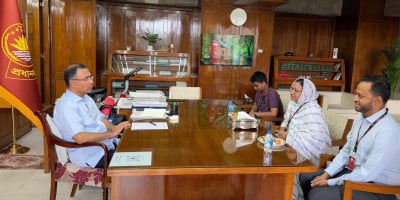 July martyr's mother meets PM with cancer-stricken son, gets job assurance