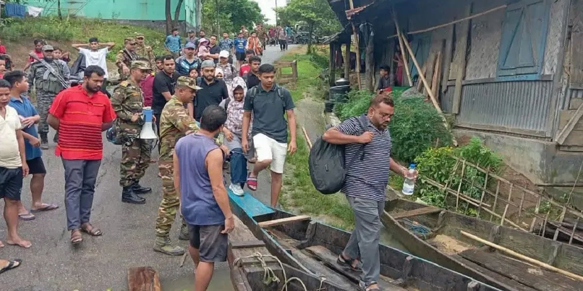 461 stranded tourists evacuated from Sajek Valley