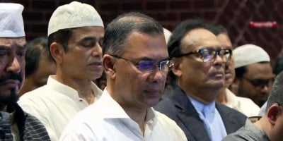 PM joins Jamiruddin Sircar’s namaj-e-janaza
