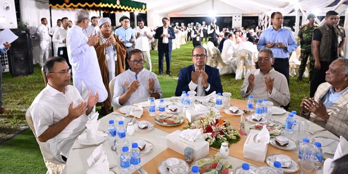 PM joins courtesy meeting with leaders of anti-fascist movement allies at Jamuna